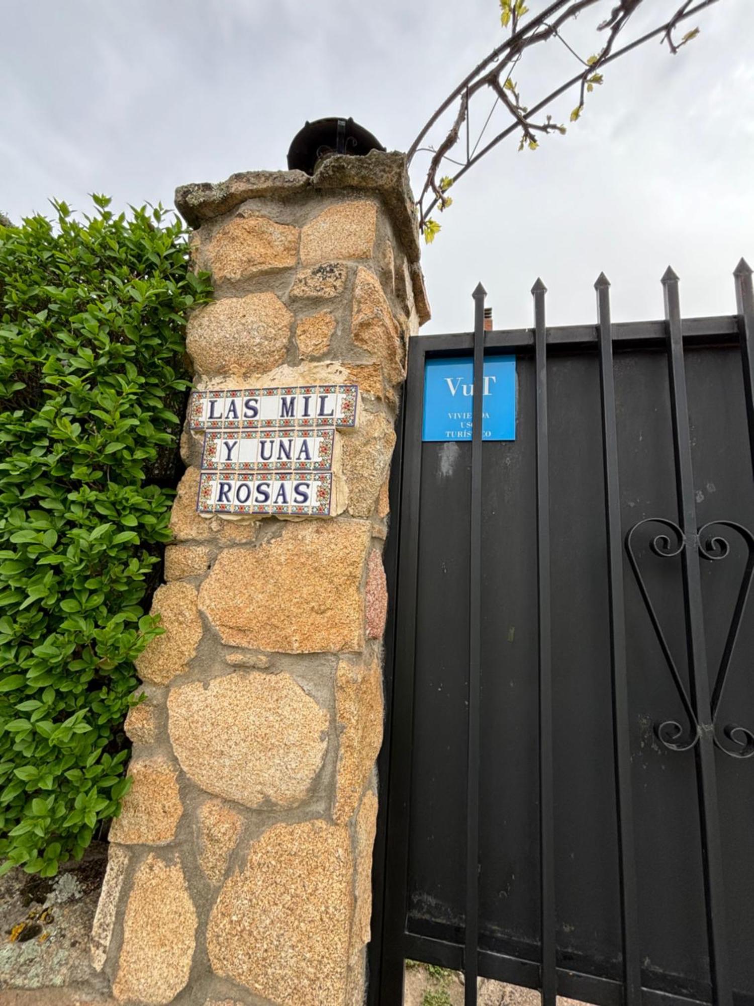 Las Mil Y Una Rosas Ávila Dış mekan fotoğraf
